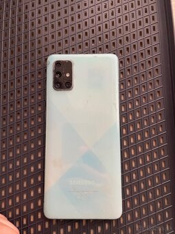 iPhone xr , Samsung - 2