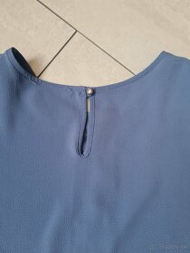 Modra blúzka bez rukávov, cipkovy detail, velkost 38 - 2
