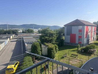 2-izbový byt s balkónom, parkovaním – Žiar nad Hornom - 2