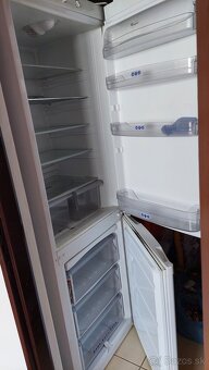 Darujem za odvoz funkčnú chladničku Whirlpool - rezervovane - 2