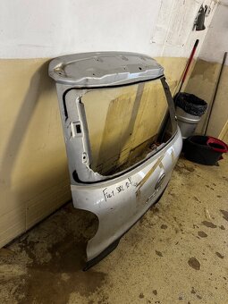 Fiat 500 L 2012- 5. Piate kufrové dvere kufor - 2