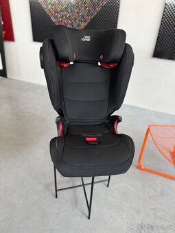 Britax Römer KIDFIX III M Cosmos Black - 2