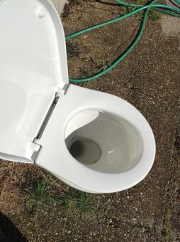 Predám záchod wc - 2