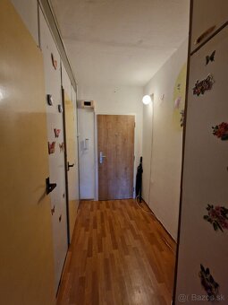 Garsónka s balkónom v Seredi na predaj - 2