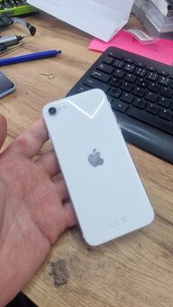iphone se2020 64 gb biely - 2