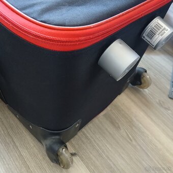 Kufor na kolieskach. - 2