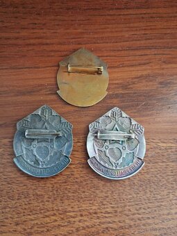 Polovnicke odznaky - - 2