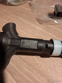Vstreky DENSO 23670-27030 - 2