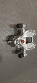 Zadny brzdovy strmeň superb III - 2