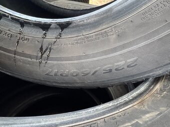 Laufen 225/60 R17 - 2