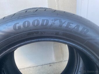 Goodyear 225 55 R19 - 2