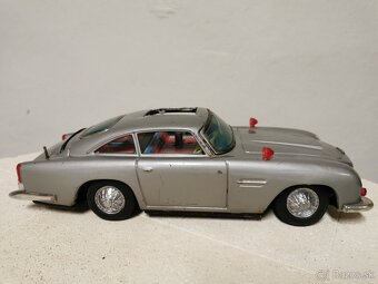 Aston Martin 007 Gilbert Japan - 2