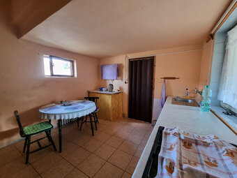 RODINNÝ DOM a POZEMOK 3783 m2 ČERMANY TOPOĽČANY - VOĽNÝ - 2