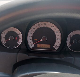 Kia ceed 1,4 l benzín 109.tis.km - 2