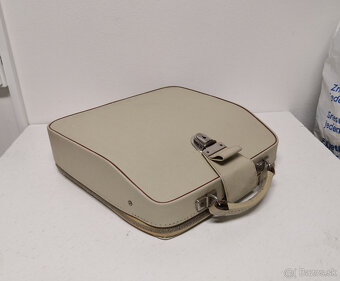 Písací stroj s koženým kufríkom - 2