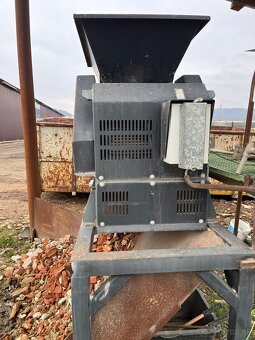 Drvič stavebných odpadov - 2