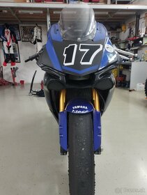 Predam na Yamahu YZF R1 - 2