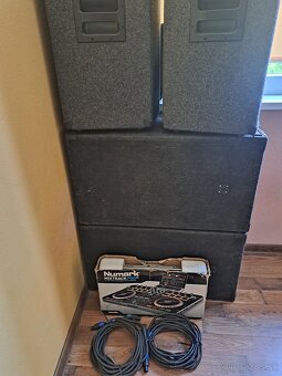 Predám 2x reproduktory 2x subwoofer 1x konzolu plus káble. - 2