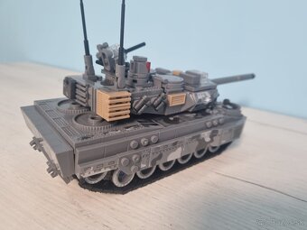 Tank stavebnica ako Lego - 2