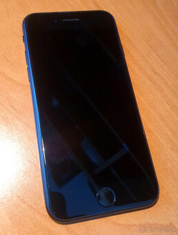 iPhone SE 2020 64GB 94% baterka TOP stav super cen - 2
