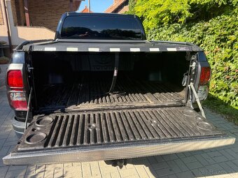 Toyota Hilux - 2