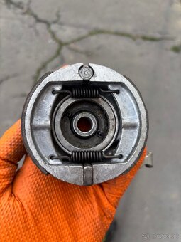 Babetta 210/215/225 brzdový bubon + nahon tachometra - 2