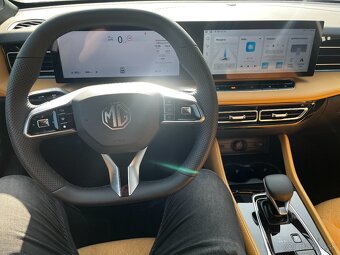 MG HS 1,5 TGi Emotion /125kW/ - 2