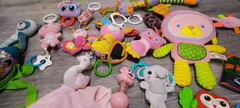 Senzomotorické hračky, termoobal a hryzadlá pre bábätko - 2