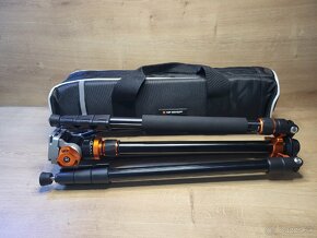 Na predaj stativ a objektív Canon - 2