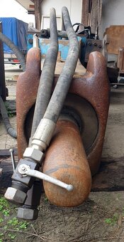 2.3t kladivo Krupp 1500 na bagry 26-40t - 2
