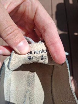 Be lenka barefoot - 2