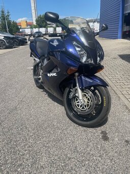 Honda VFR800 - 2