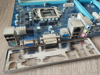 Gigabyte GA-B75-D3V - 2