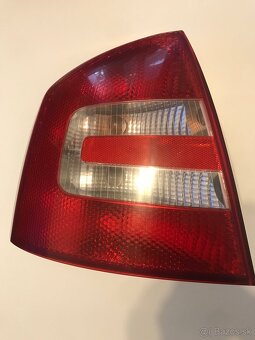Zadné svetlá Škoda Octavia II - 2