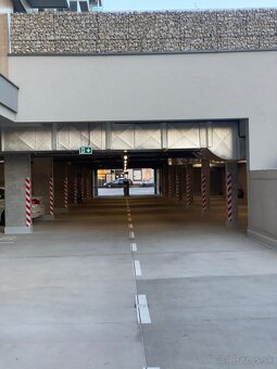 2x Parking v METROPOLIS - 2