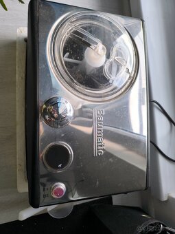 Prístroj na výrobu zmrzliny  Baumatic - 2