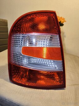Zadné svetlá Škoda Fabia 1 Facelift Hatchback - 2