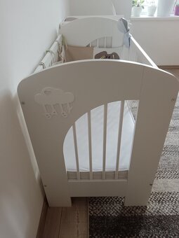 Postieľka a prebaľovaci pult Obláčik - 2