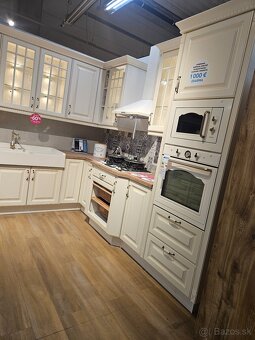 VSTAVANA KUCHYNA Z VYSTAVY - 2