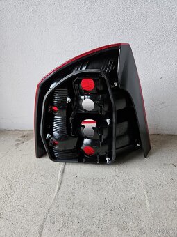 Zadne svetlo Octavia 2 FL - 2