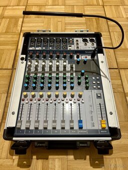 SOUNDCRAFT Signature 10 - 2