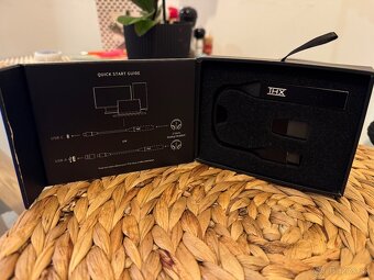 THX Onyx - Portable DAC headphone amp - 2