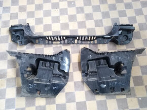 BMW F10 plasty, výstuhy zadného nárazníka a prahov - 2