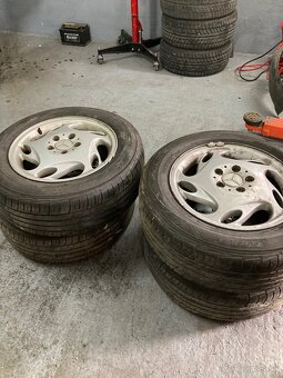 215/60R16 - 2