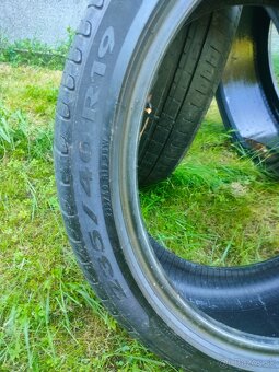 Predám 3 kusi pneumatiky Pirelli 235/40 R19 - 2