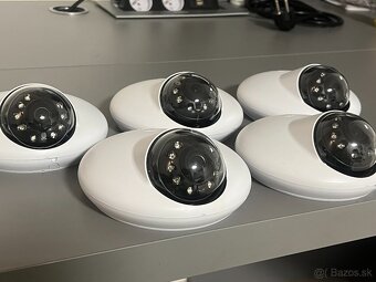 Bezpečnostná kamera Ubiqiuti Unifi - set 8ks. - 2