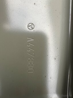 Mercedes Benz V Klasse pravý přední blatník - 2