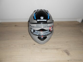 Predam krasnu novu moto prilbu znacky SHARK EVO GT SEAN - 2