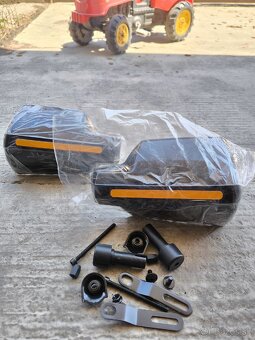 Doplnky na moto - 2
