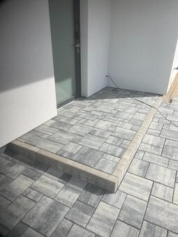 Predaj zámkovej dlažby + pokládka na kľúč + bager - 2
